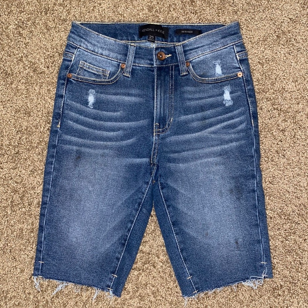 Kendall + Kylie Bu Short